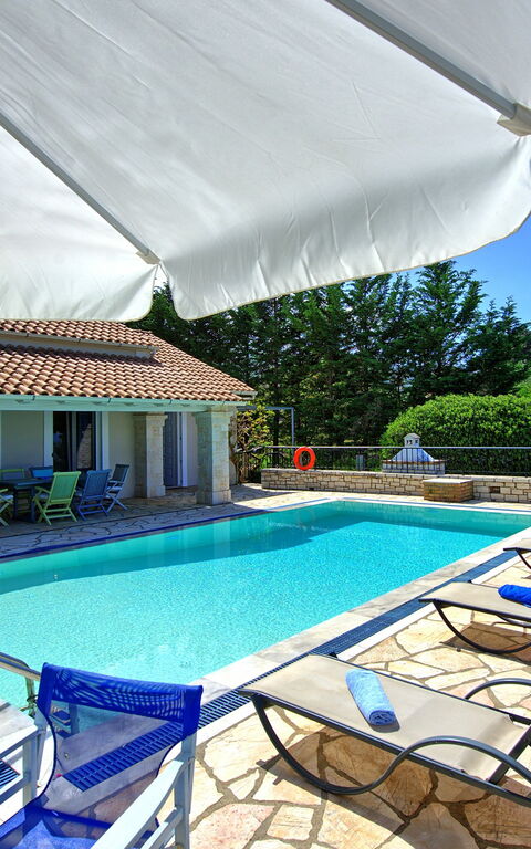 Villa Dimitris: basseng