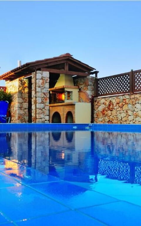 Villa Koules: basseng, Hage, Sommer, Utendørs