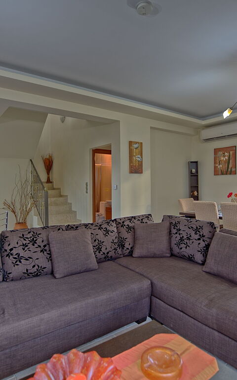 Villa Koules: Kjøkken, Lunsjrom, Stue