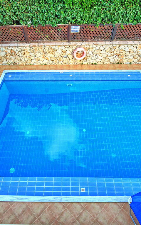 Villa Koules: basseng, Utendørs