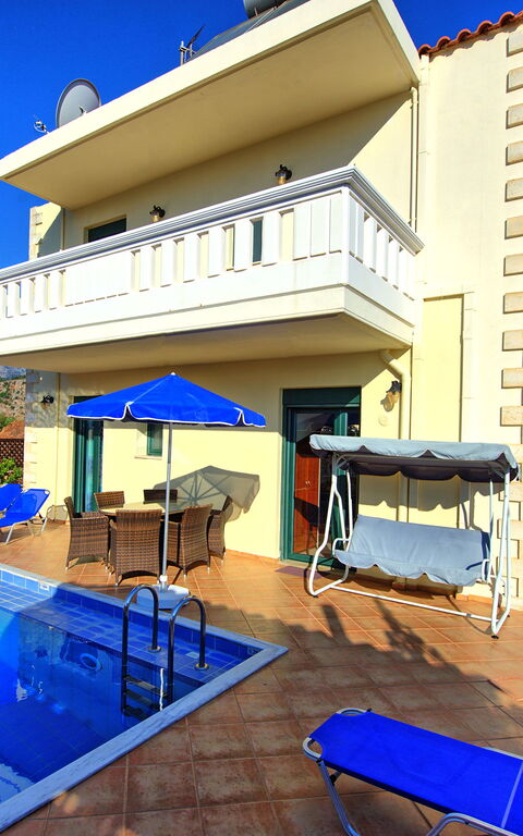 Villa Koules: basseng, Hage, Utendørs