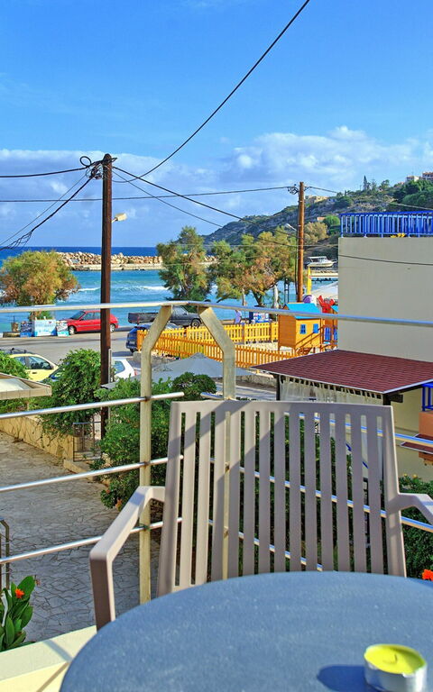 Houses By The Sea: Sommer, Utendørs, Visningar