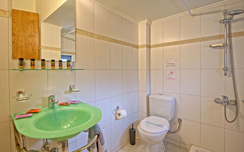 Feriebolig Kastellina: Baderom