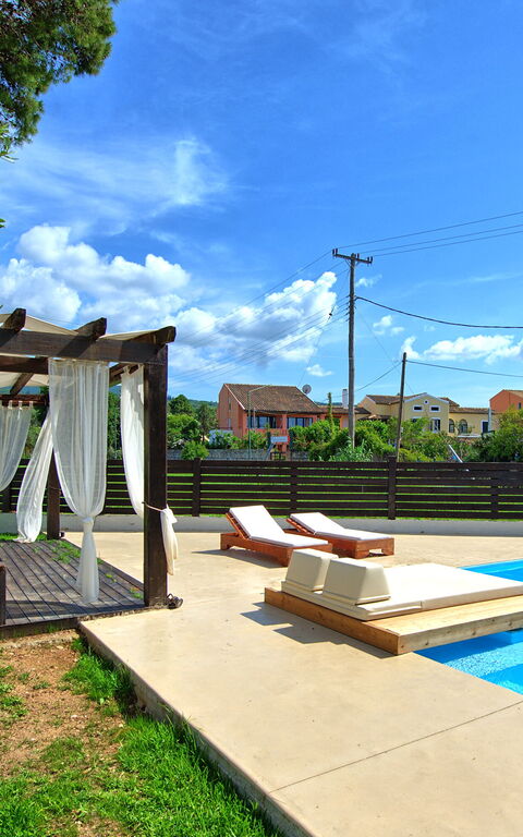 Beach Villa Christina: basseng