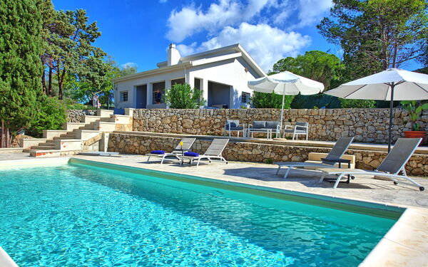 Nerodavola: basseng, Sommer, Utendørs