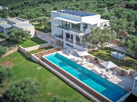 Villa Bluewhite