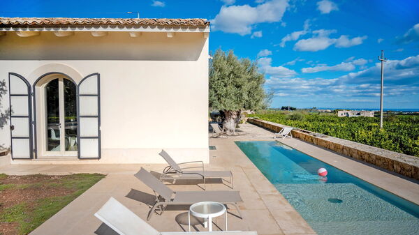 Tenuta Olearum: basseng, Eksteriør