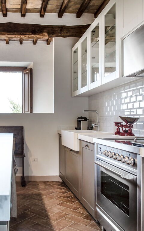 Villa Chiugi: Kjøkken