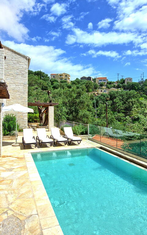 Villa Yaisemi: basseng