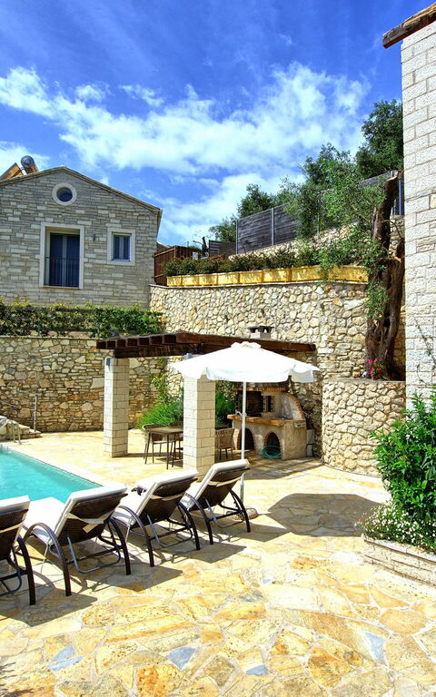 Villa Yaisemi: basseng