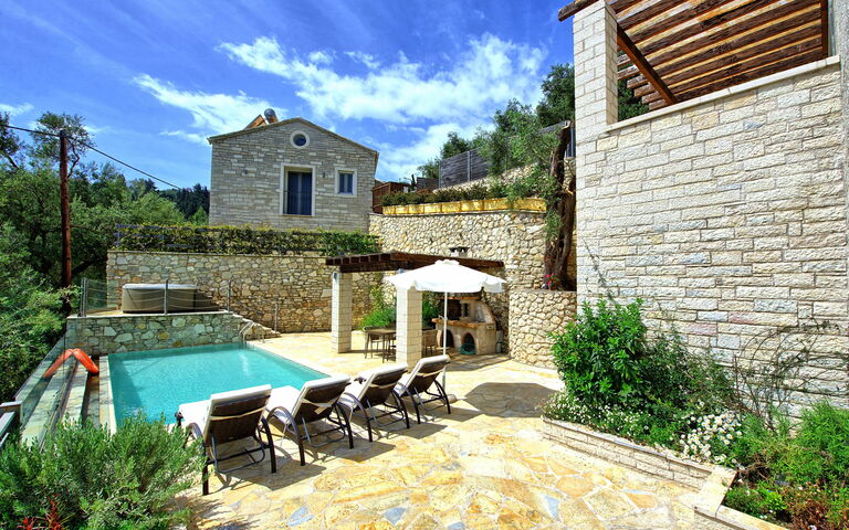 Villa Yaisemi: basseng