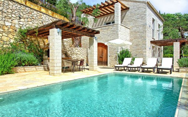 Villa Yaisemi: basseng