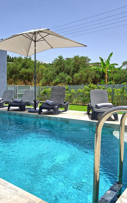 Villa Ampela: basseng, Utendørs