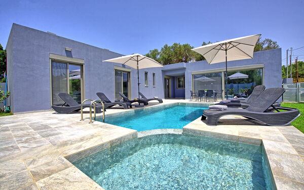 Villa Ampela: basseng, Sommer, Utendørs