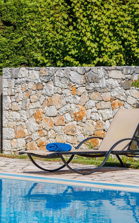 Votana House: basseng, Sommer, Utendørs