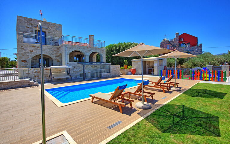 Villa Despanto: basseng, Hage, Utendørs