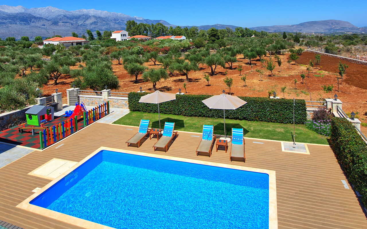 Villa Despanto: basseng, Sommer, Visningar