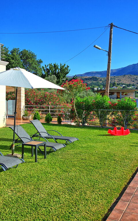 Villa Politini: basseng, Hage