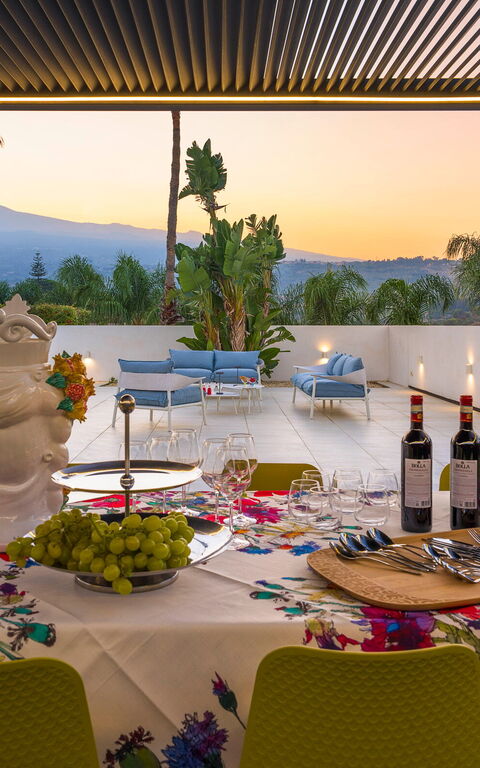 Villa Greta: Balkong / terrasse / uteplass, Hage