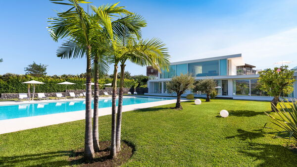 Villa Greta: basseng, Hage