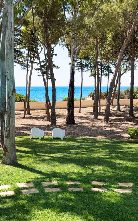 Marinella Punta Milocca: Hage, Utendørs