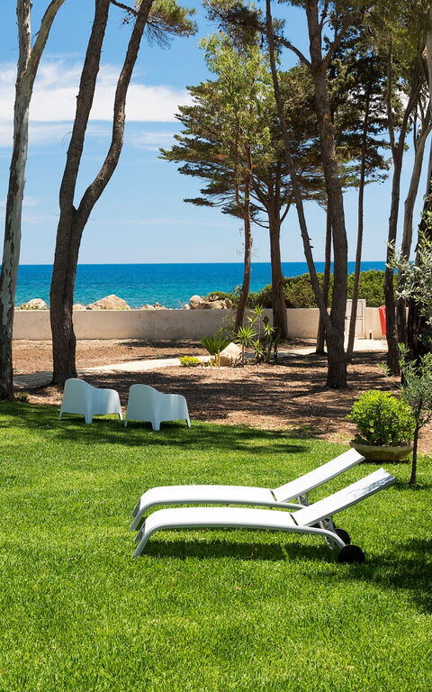 Marinella Punta Milocca: Hage, Utendørs