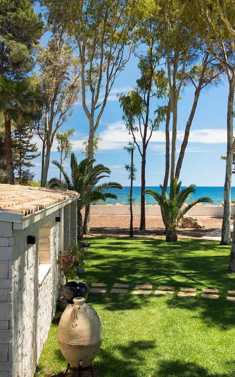 Marinella Punta Milocca: Hage, Utendørs