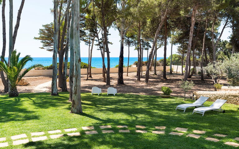 Marinella Punta Milocca: Hage, Utendørs