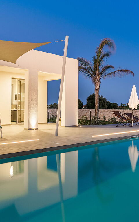 Villa Nica: Balkong / terrasse / uteplass, basseng, Eksteriør