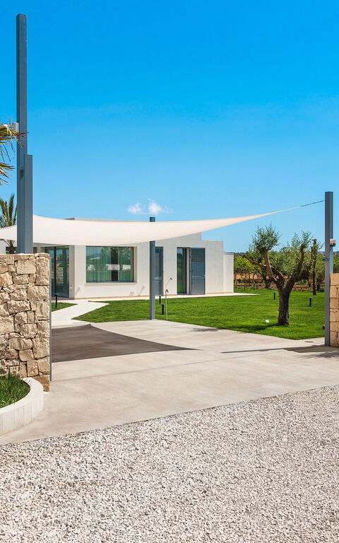 Villa Mia: Hovedinngang, Utendørs