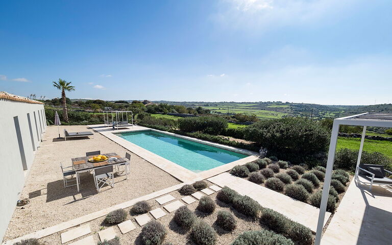 Villa Hybla: basseng, Utendørs