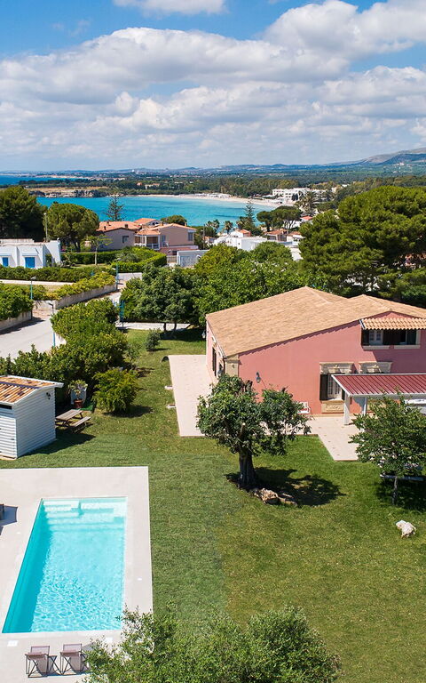 Villa Girasole: Eksteriør, Hage