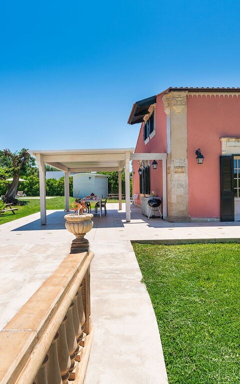 Villa Girasole: Eksteriør, Hage