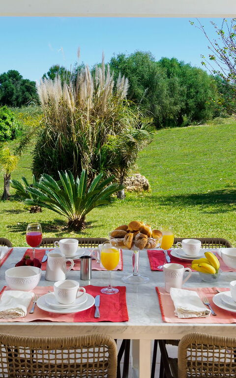 Villa Girasole: Balkong / terrasse / uteplass, Hage