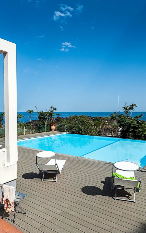 Galatea: basseng, Utendørs