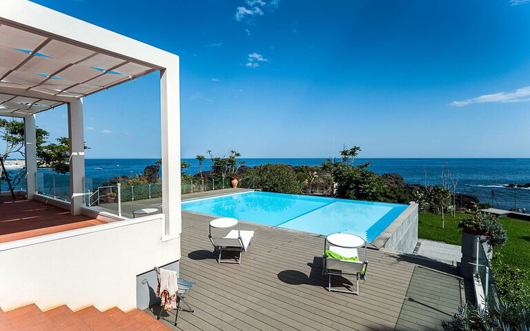 Galatea: basseng, Utendørs