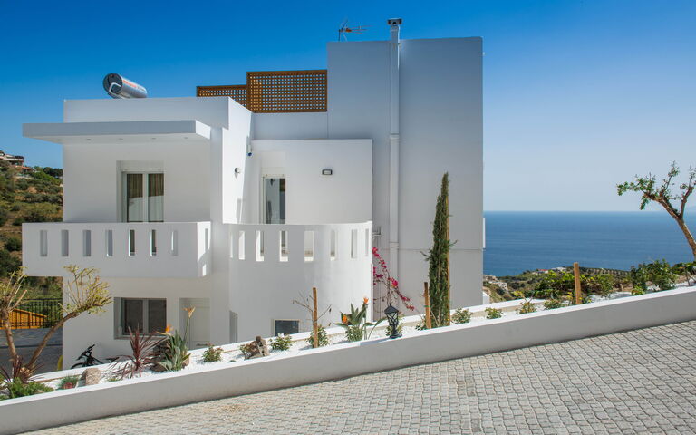 Villa Artemis: Balkong / terrasse / uteplass, Eksteriør