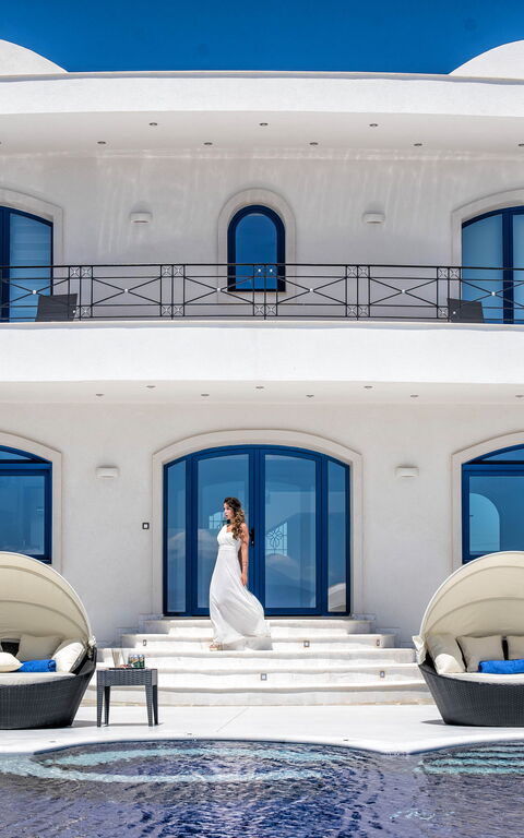 Villa Santor: basseng, Eksteriør, Hovedinngang