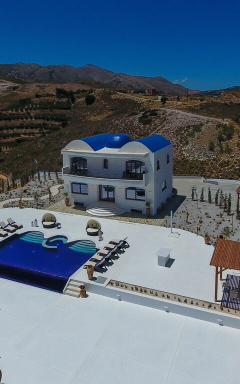 Villa Santor: Balkong / terrasse / uteplass, basseng, Eksteriør