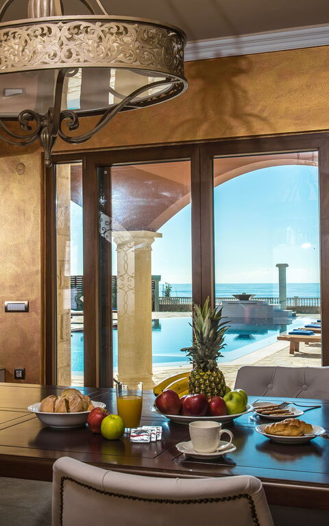 Villa Kalliste: Lunsjrom, Stue