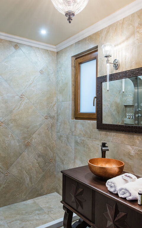 Villa Kalliste: Baderom