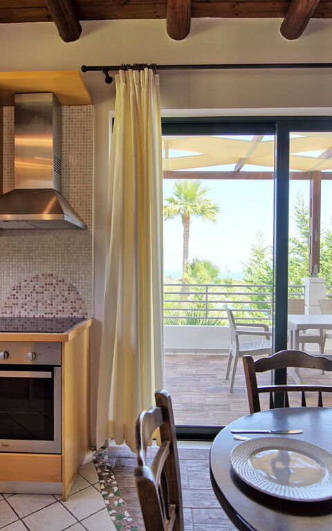 Villa Myrtia: Kjøkken, Lunsjrom, Stue