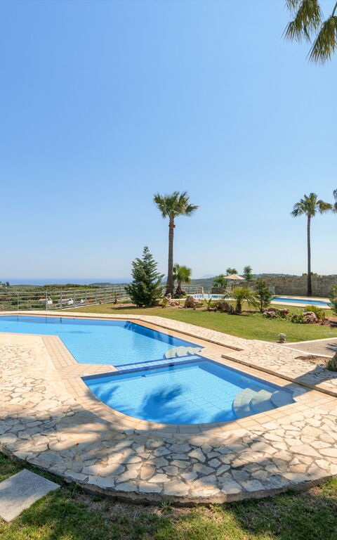 Villa Myrtia: basseng