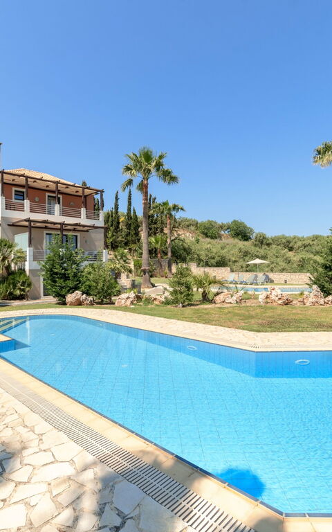 Villa Kissos: basseng, Sommer