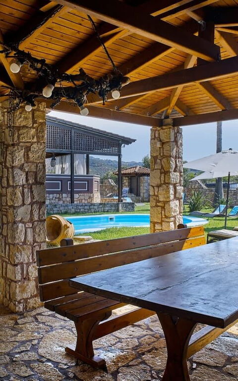 Villa Milon: Balkong / terrasse / uteplass, basseng