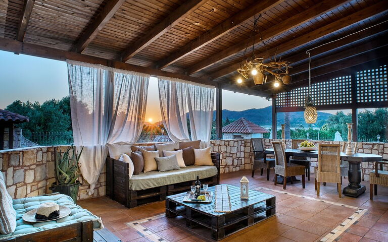 Villa Milon: Balkong / terrasse / uteplass