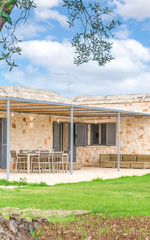 Villa Trullina: Hage, Utendørs