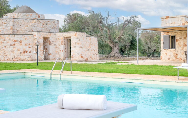 Villa Trullina: basseng, Hage, Utendørs