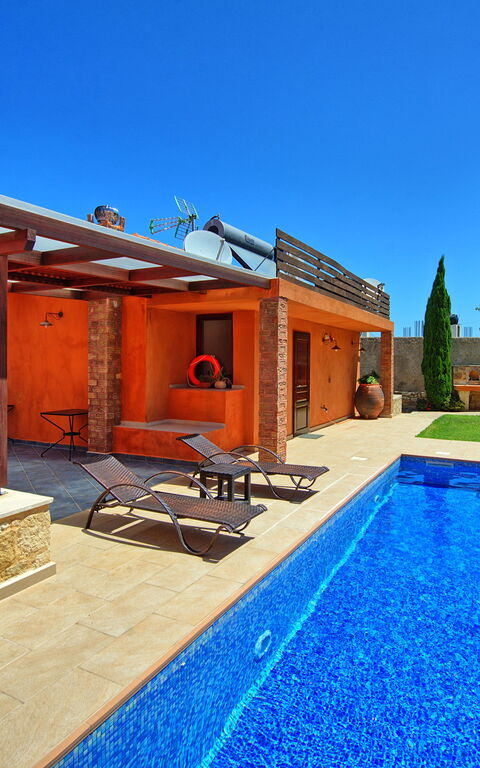 Villa Rodanthi: basseng, Sommer