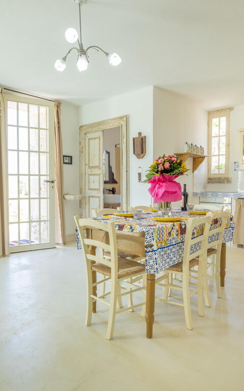 Villa Turris: Kjøkken, Lunsjrom, Stue